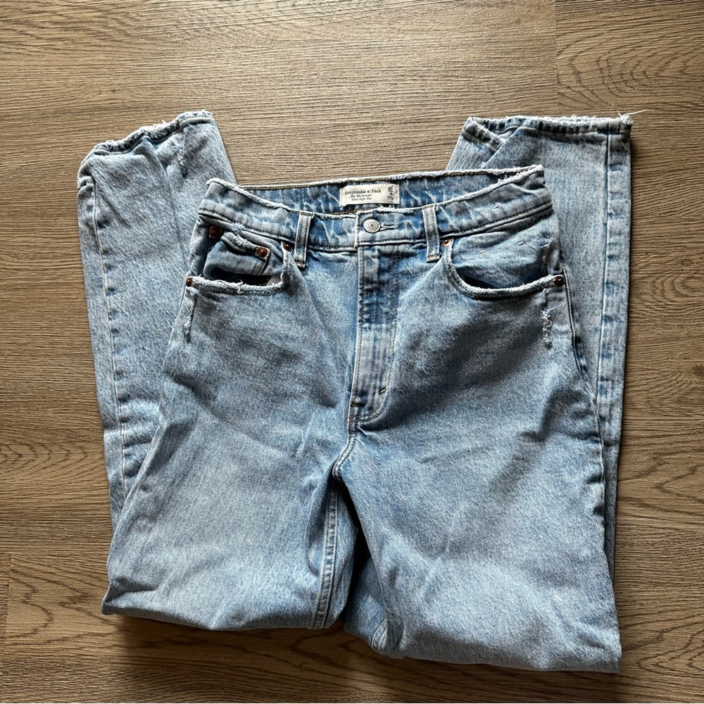 Abercrombie 90s straight ultra high rise- size 27 (4) short